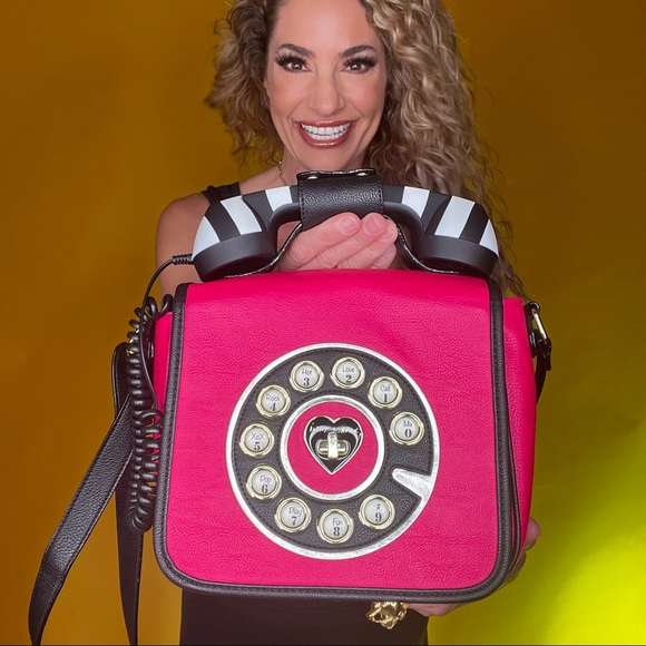 ICONIC! Betsey Johnson phone bag hot pink with black and white striped telephone - Picture 4 of 16